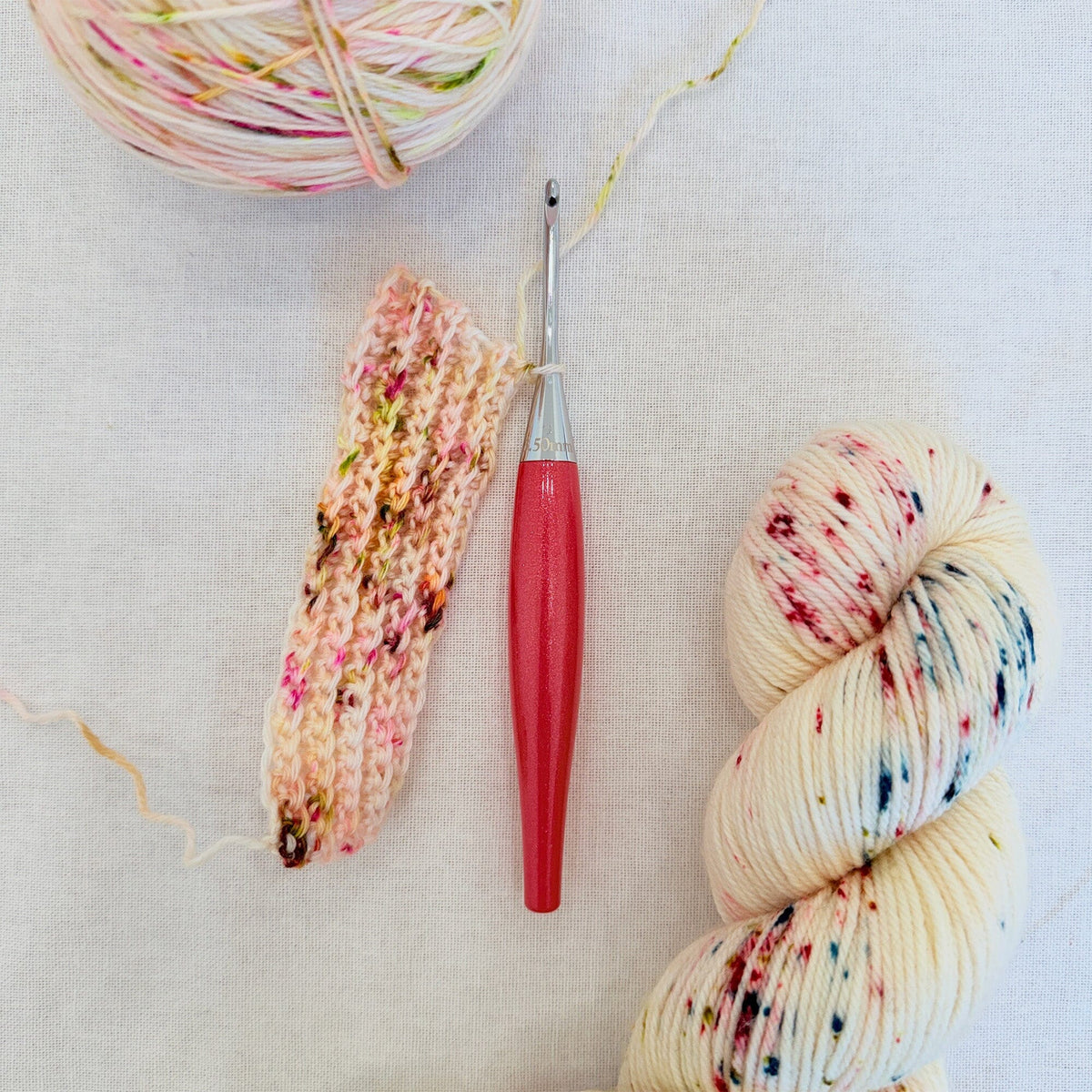 Odyssey® II Crochet Hook in Poppy Odyssey II FurlsCrochet 
