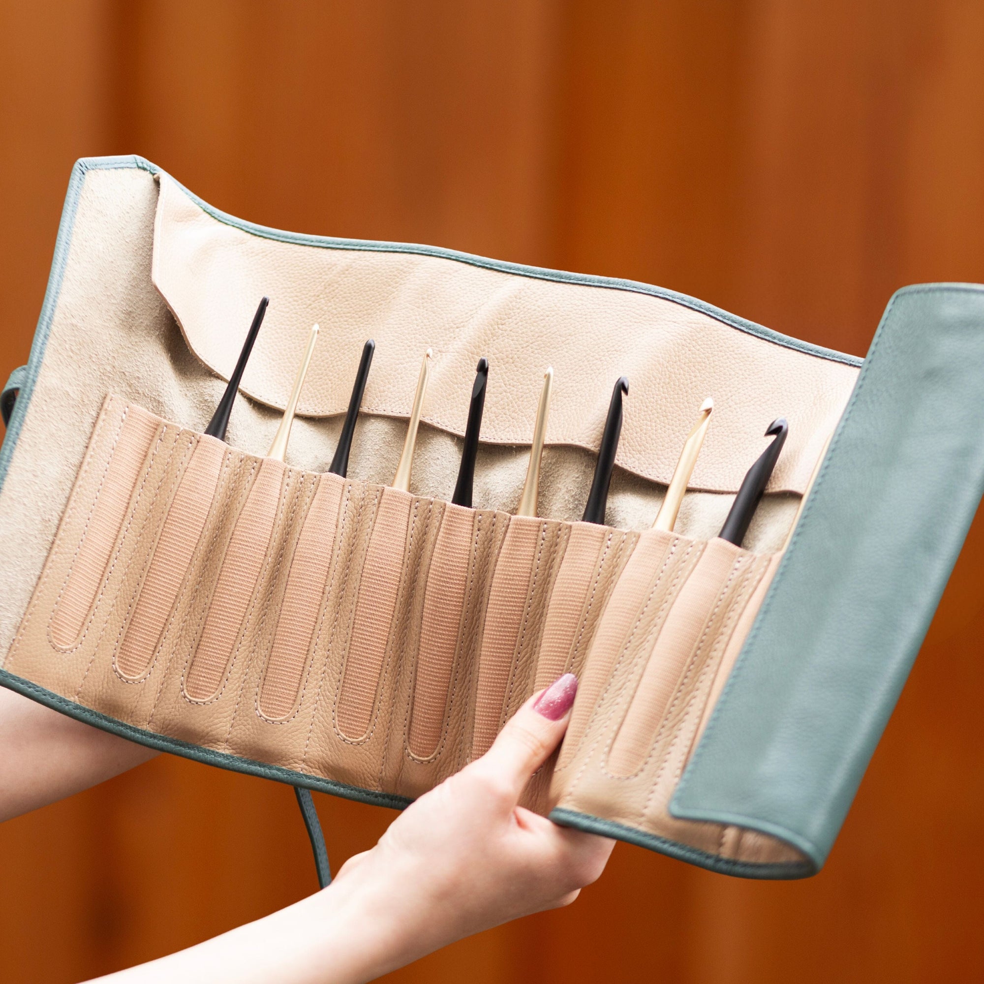 Venture Leather Travel Roll – Crochet Hook Organizer Travel Accessories FurlsCrochet 