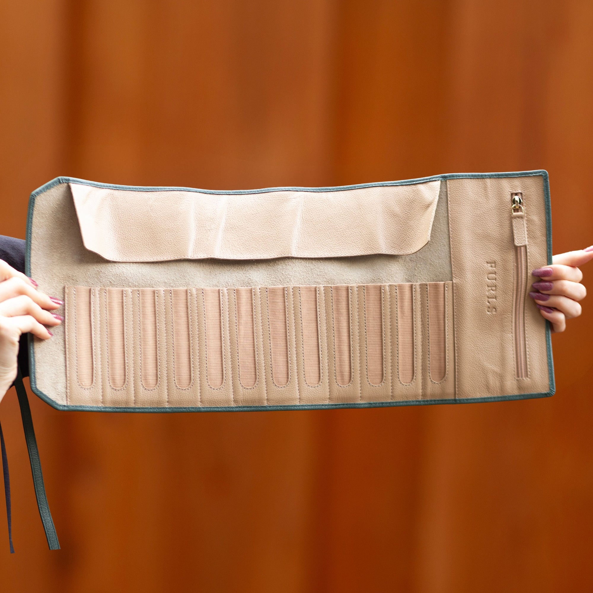 Venture Leather Travel Roll – Crochet Hook Organizer Travel Accessories FurlsCrochet 